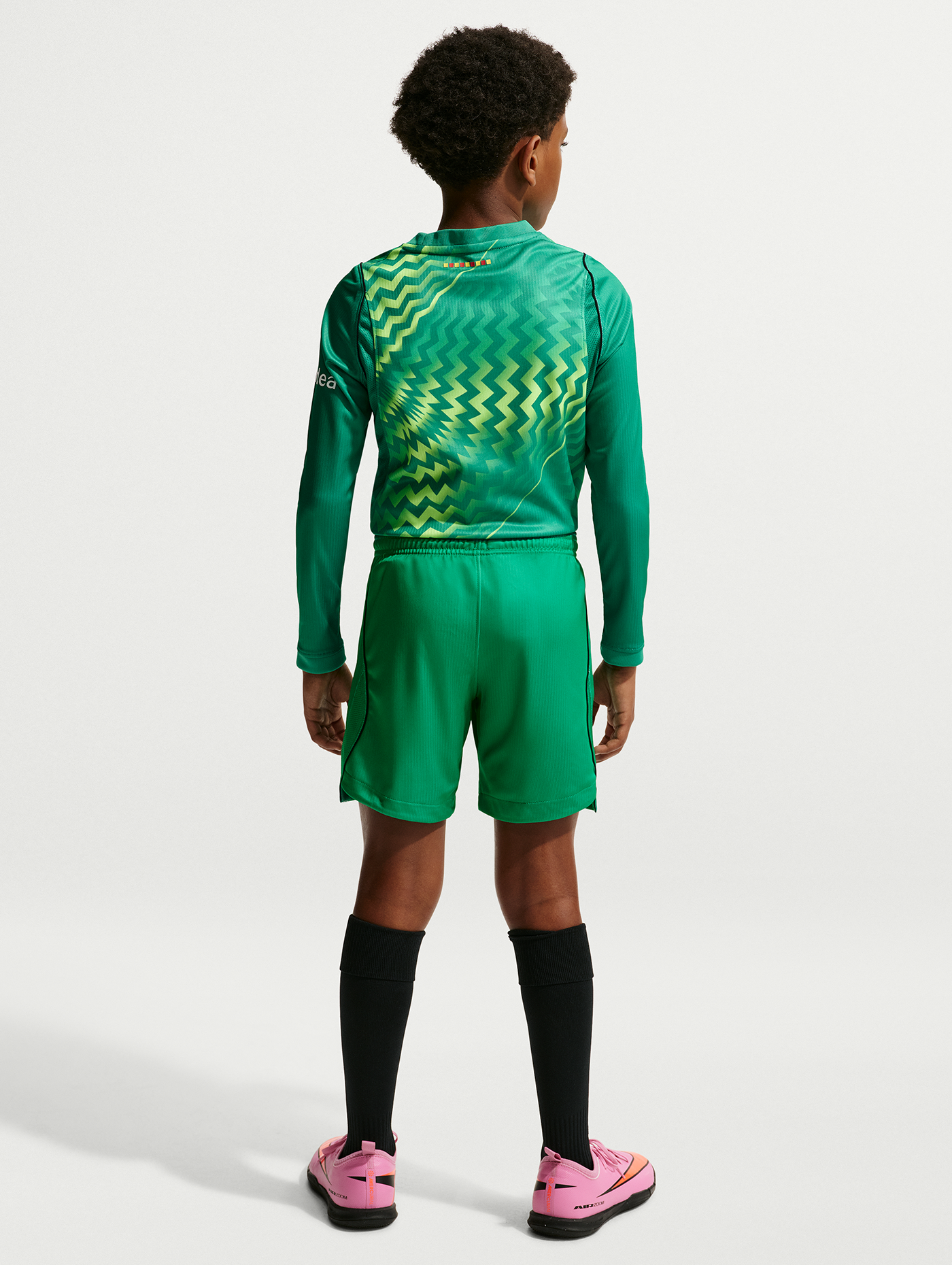 Junior goalkeeper home shorts 26/27