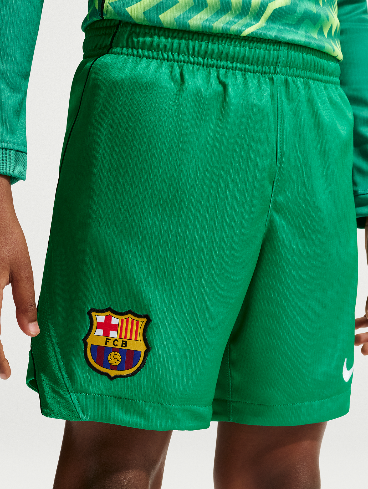 Junior goalkeeper home shorts 26/27